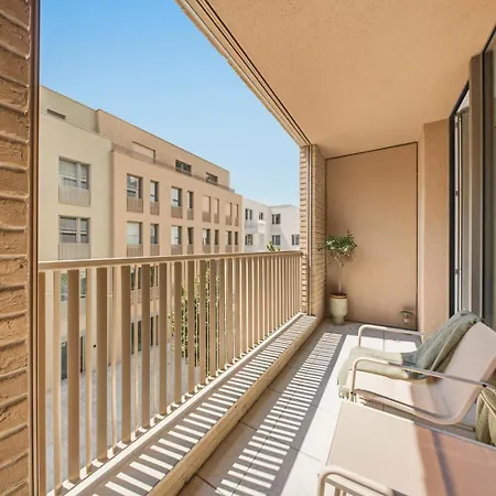 Designer In The Heart Of Apartment Pressburg
